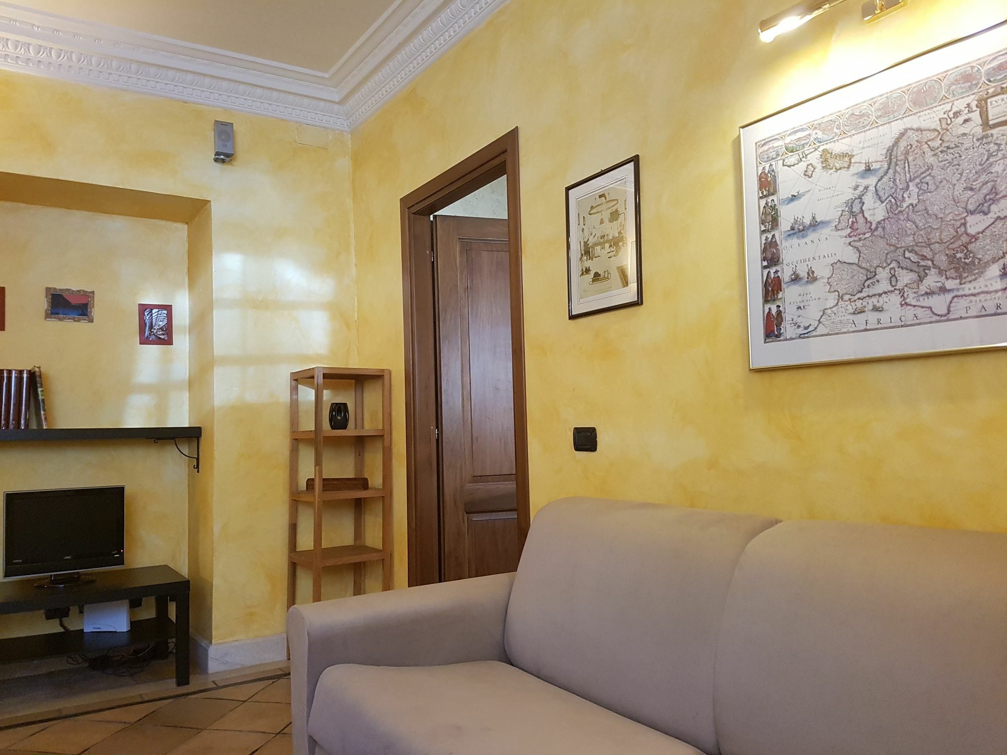 Colosseum Flat Apartment